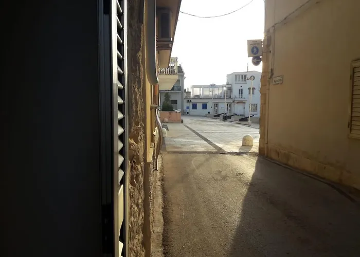 Casa Incanto Marina Bis 度假居 拉古萨的码头